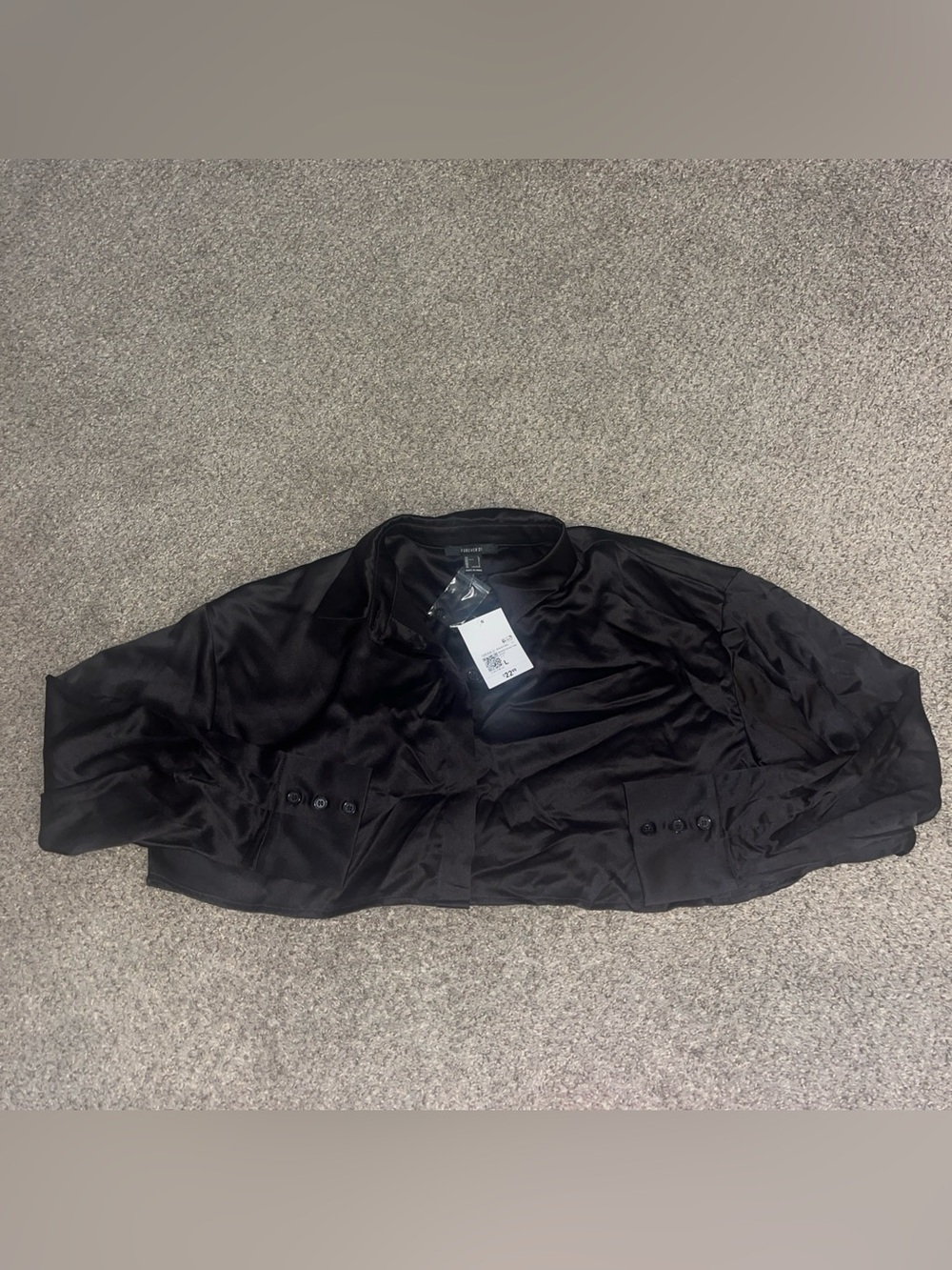 FOREVER 21 Black Satin Cropped Button Down Shirt Blouse Long Sleeve Sz Large NWT